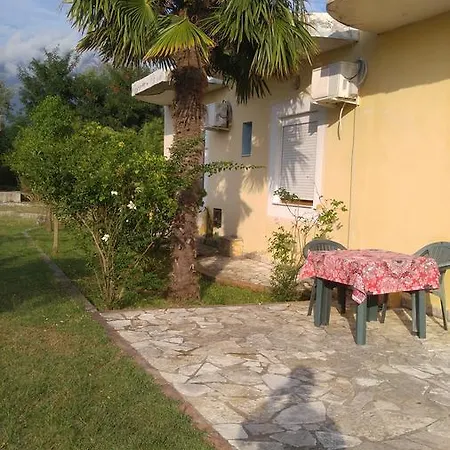 Bed & Breakfast Paradise Family Orikum